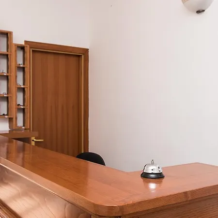 Fumerie Hotel